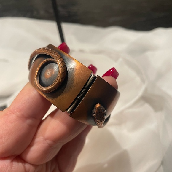 Signed Whiting and Davis vintage copper snake clamper with clip earrings - Picture 7 of 11
